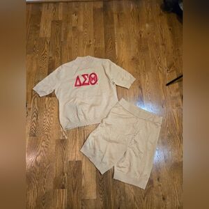 The Delta Box Brown & Red Mockneck Sweater Set Delta Sigma Theta Sz L